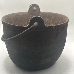 VINTAGE CAST IRON COOKING POT WITH HANDLE 5.5” Wide 4” Tall Caldron Camping